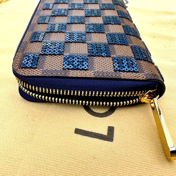 Louis Vuitton Limited Edition 3D effect sequin damier - Picture 3 of 11